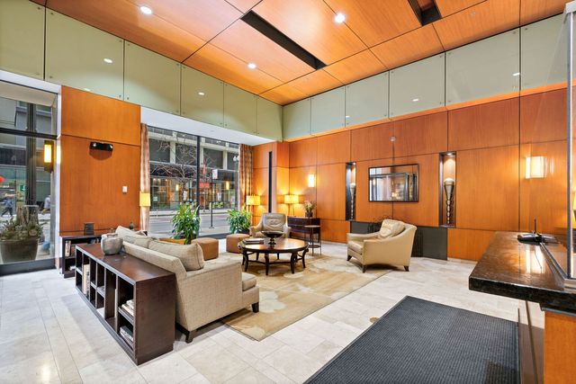 208 W Washington Street 1910, Chicago, IL 60606