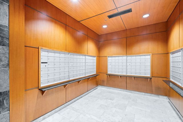 208 W Washington Street 1910, Chicago, IL 60606