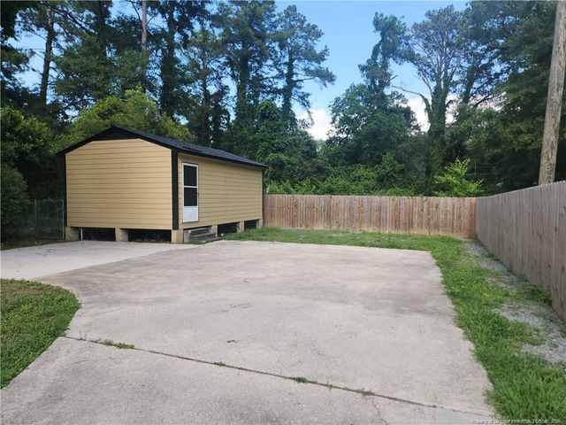 227 Pinecrest Drive, Fayetteville, NC 28305