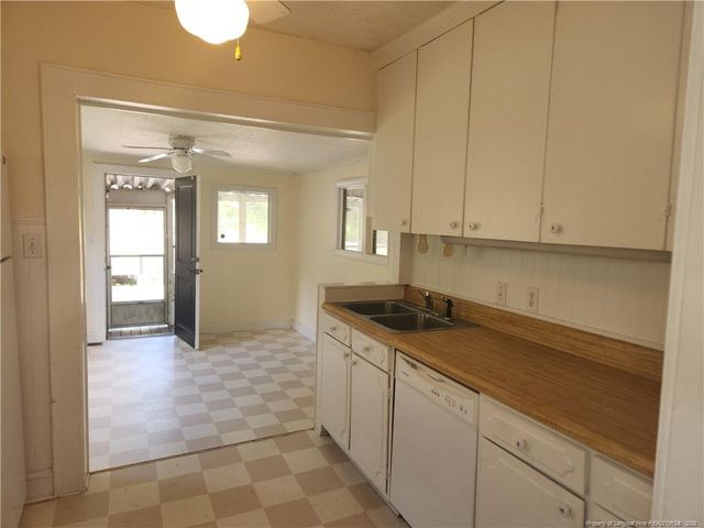 227 Pinecrest Drive, Fayetteville, NC 28305