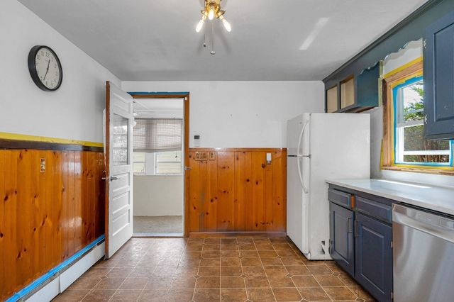 113 Halley Rd, Lowell, MA 01854