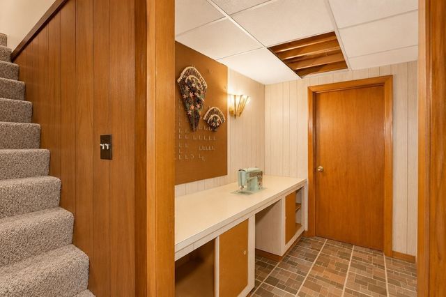 113 Halley Rd, Lowell, MA 01854