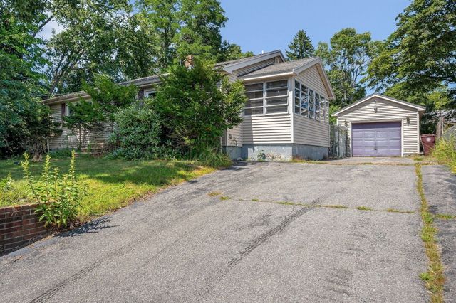 113 Halley Rd, Lowell, MA 01854
