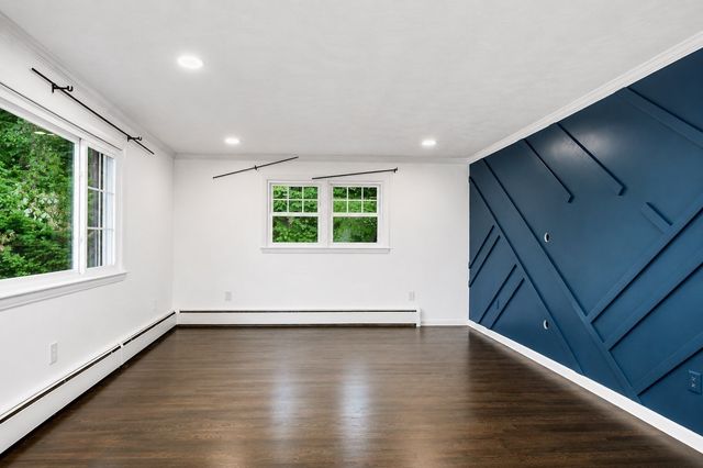 113 Halley Rd, Lowell, MA 01854