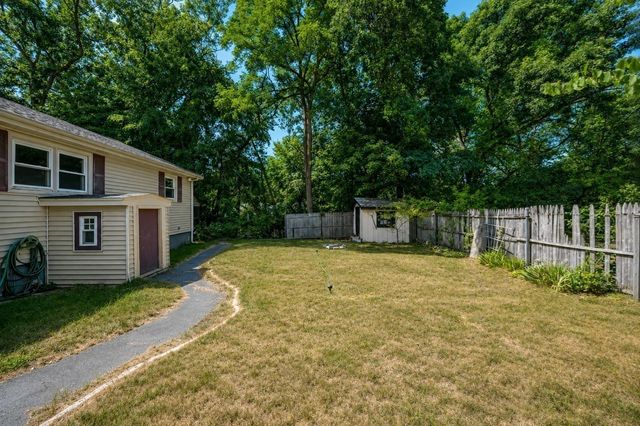 113 Halley Rd, Lowell, MA 01854
