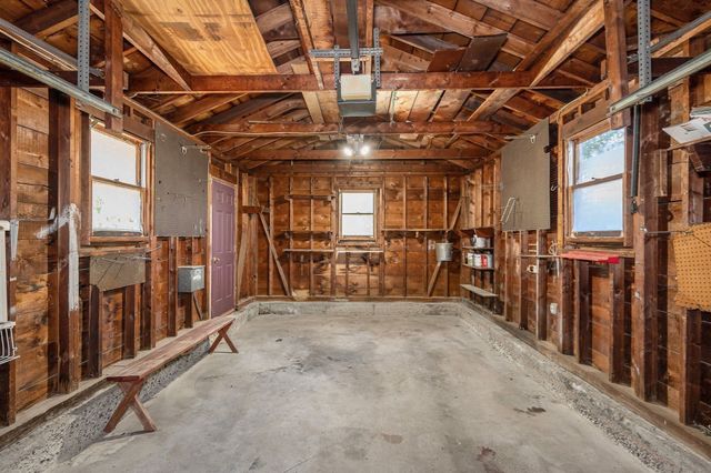 113 Halley Rd, Lowell, MA 01854