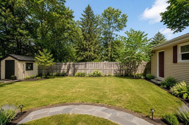 113 Halley Rd, Lowell, MA 01854
