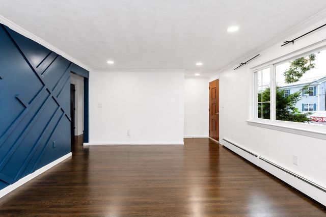 113 Halley Rd, Lowell, MA 01854
