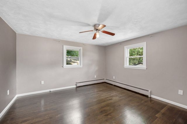 113 Halley Rd, Lowell, MA 01854