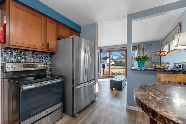 823 JEAN STREET, Neenah, WI 54956