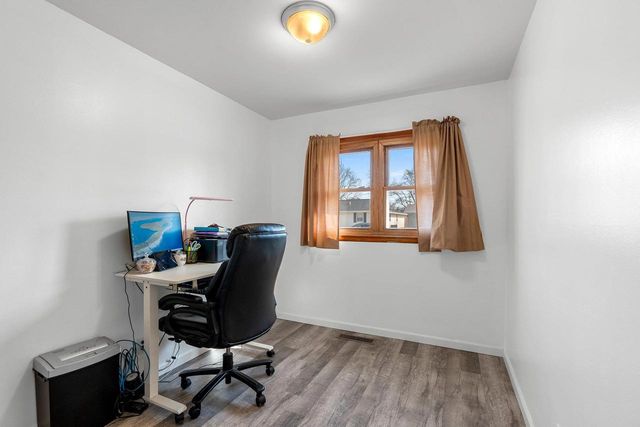 823 JEAN STREET, Neenah, WI 54956