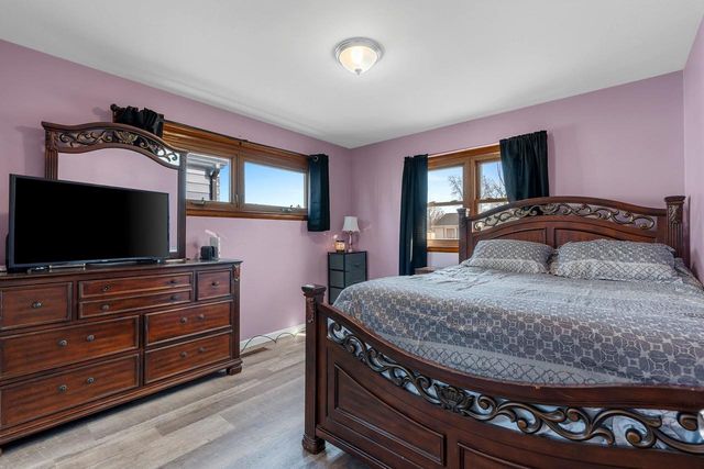 823 JEAN STREET, Neenah, WI 54956