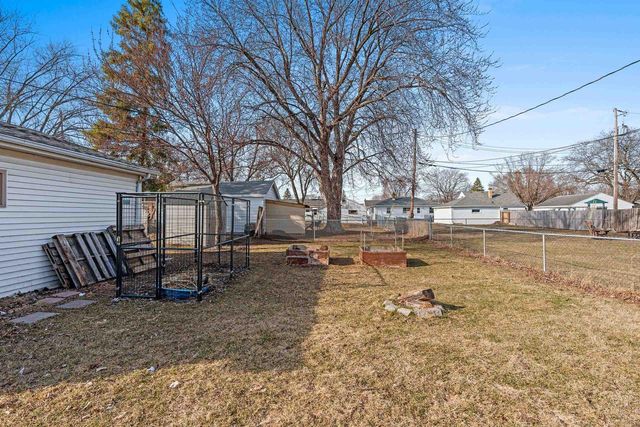 823 JEAN STREET, Neenah, WI 54956