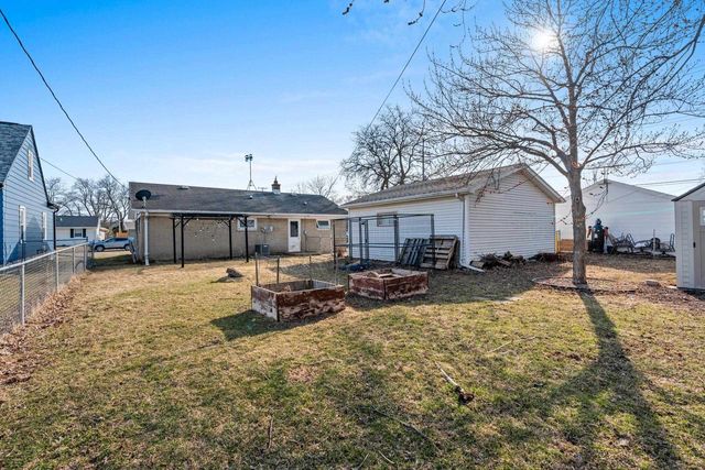 823 JEAN STREET, Neenah, WI 54956