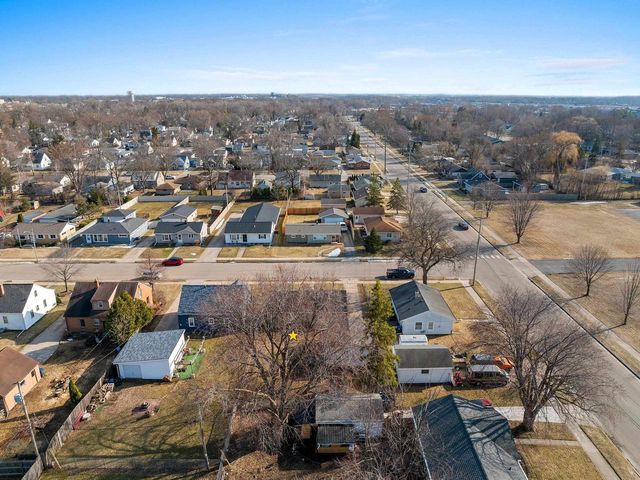 823 JEAN STREET, Neenah, WI 54956