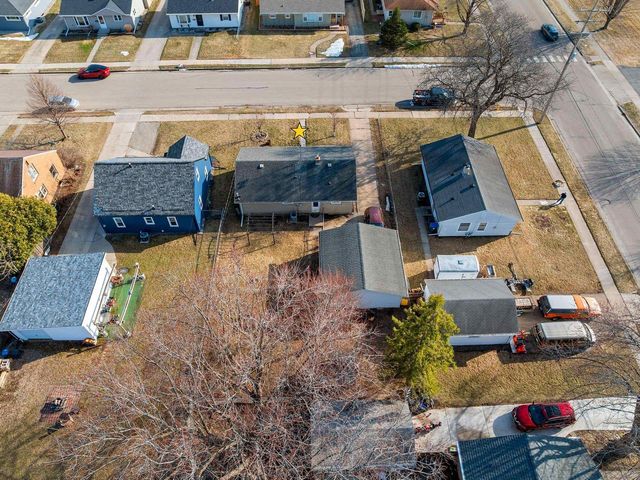 823 JEAN STREET, Neenah, WI 54956