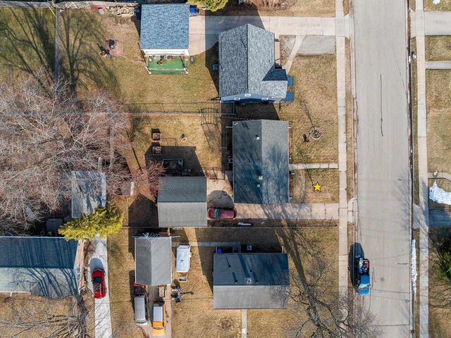 823 JEAN STREET, Neenah, WI 54956