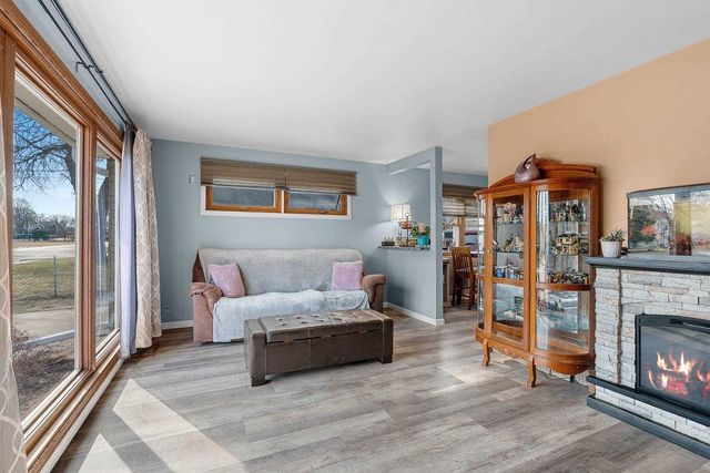 823 JEAN STREET, Neenah, WI 54956