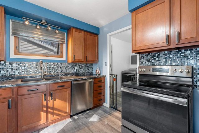 823 JEAN STREET, Neenah, WI 54956