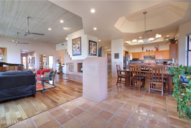 5136 N Calle Bosque, Tucson, AZ 85718