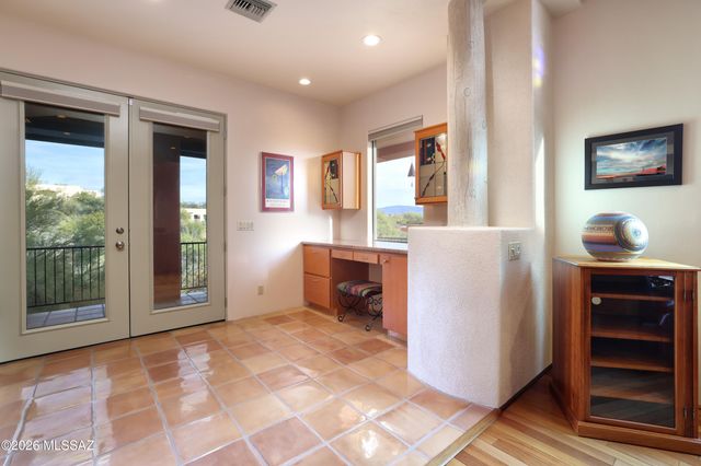 5136 N Calle Bosque, Tucson, AZ 85718