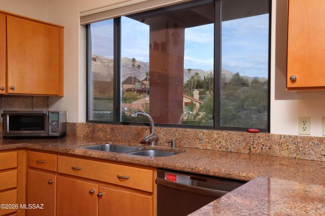 5136 N Calle Bosque, Tucson, AZ 85718