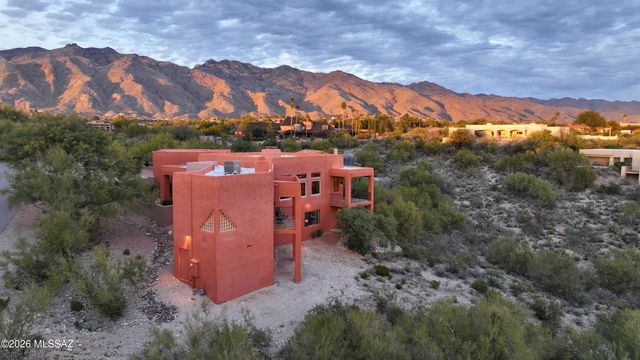 5136 N Calle Bosque, Tucson, AZ 85718