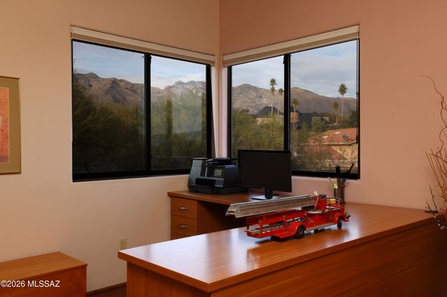 5136 N Calle Bosque, Tucson, AZ 85718