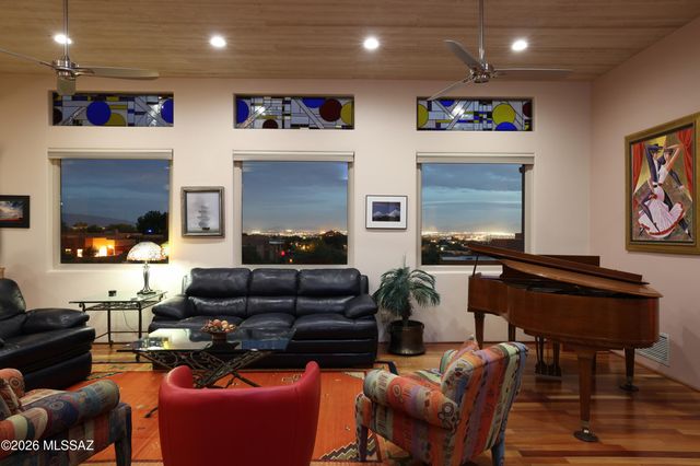 5136 N Calle Bosque, Tucson, AZ 85718