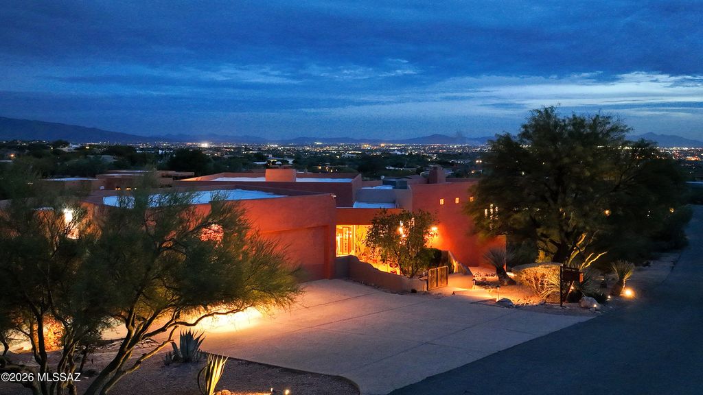 5136 N Calle Bosque, Tucson, AZ 85718