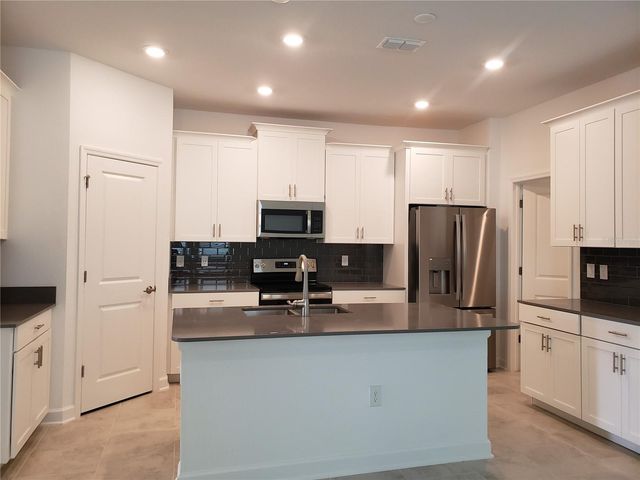 5604 QUIET PALM LOOP, St Cloud, FL 34771