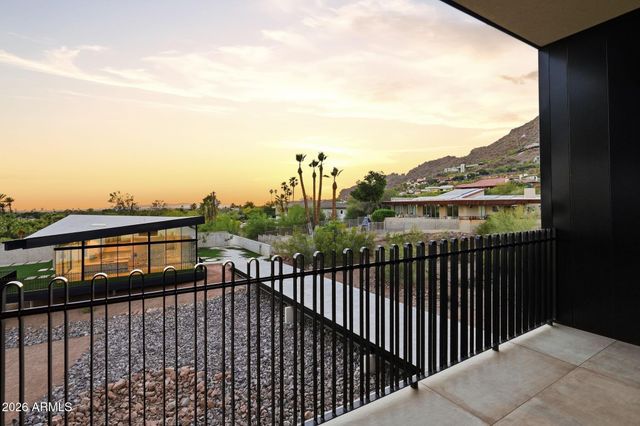 4704 N 56TH Street, Phoenix, AZ 85018