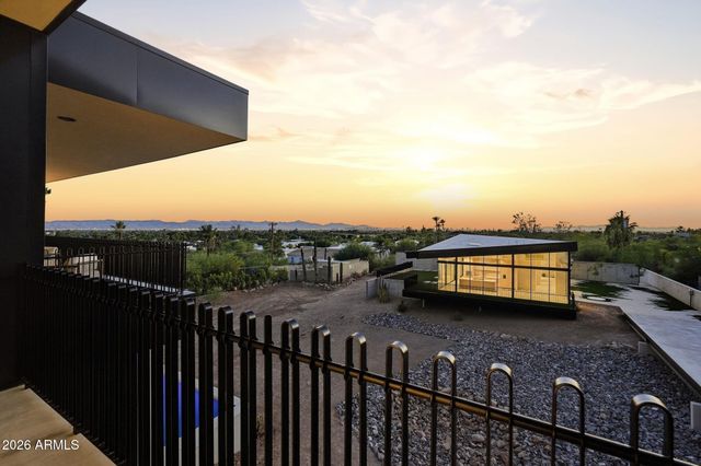 4704 N 56TH Street, Phoenix, AZ 85018