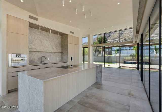 4704 N 56TH Street, Phoenix, AZ 85018