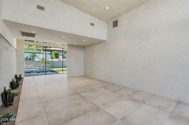 4704 N 56TH Street, Phoenix, AZ 85018