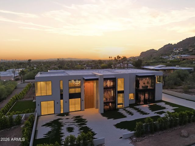 4704 N 56TH Street, Phoenix, AZ 85018