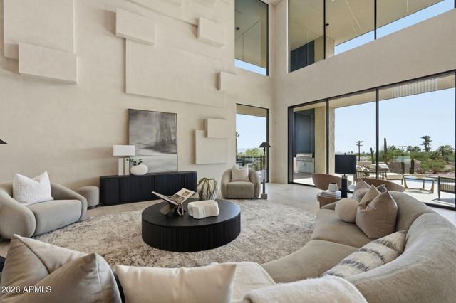 4704 N 56TH Street, Phoenix, AZ 85018
