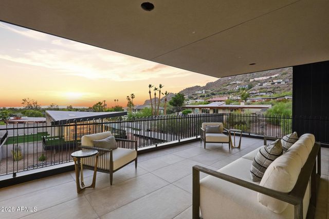 4704 N 56TH Street, Phoenix, AZ 85018