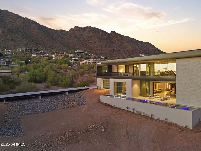 4704 N 56TH Street, Phoenix, AZ 85018