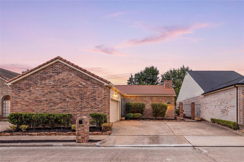 14122 Langbourne Drive, Houston, TX 77077