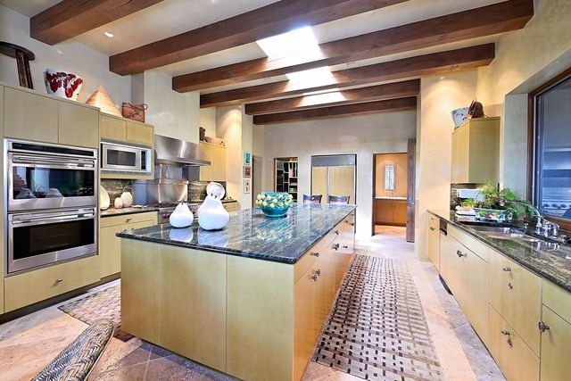 10 Canyon Vista Court, Santa Fe, NM 87506