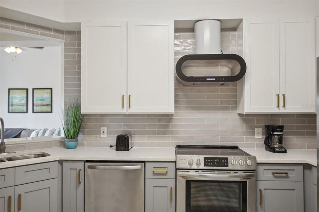 312 EAGLE RIDGE DRIVE 312, Davenport, FL 33837