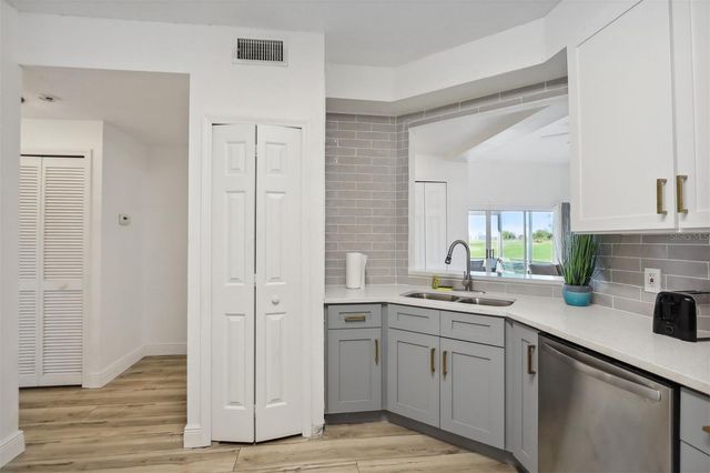 312 EAGLE RIDGE DRIVE 312, Davenport, FL 33837