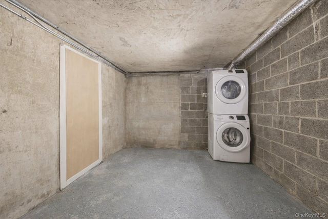 4077 Ely Avenue, Bronx, NY 10466