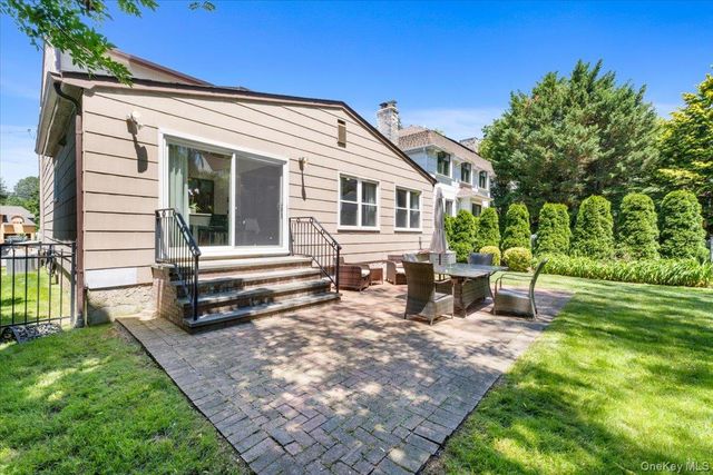 42 North Road, Great Neck, NY 11024