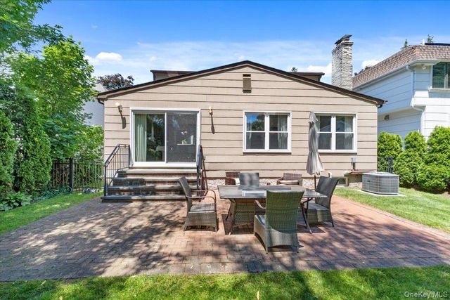 42 North Road, Great Neck, NY 11024