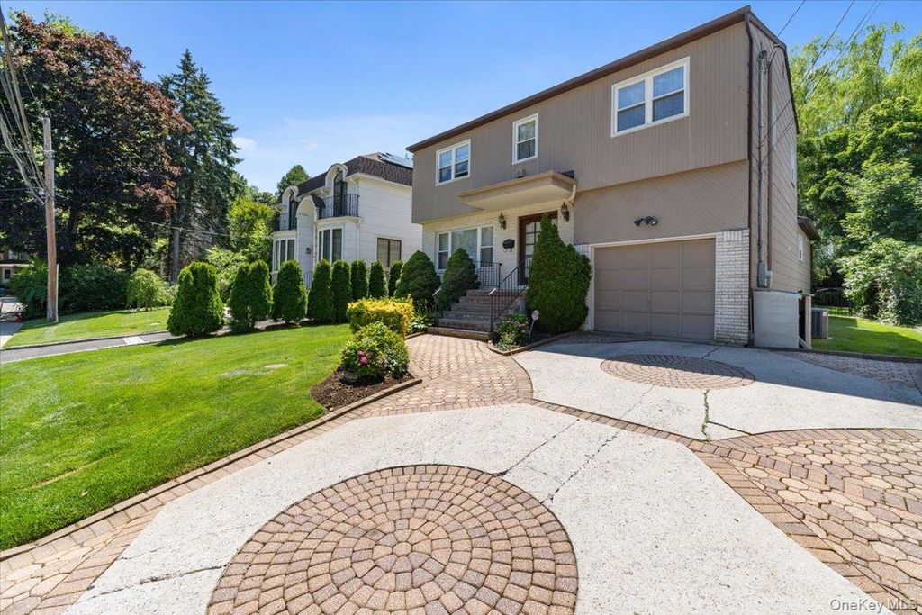 42 North Road, Great Neck, NY 11024 — photo 3