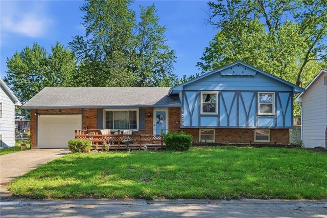 706 NE Darwin Street, Lee's Summit, MO 64063