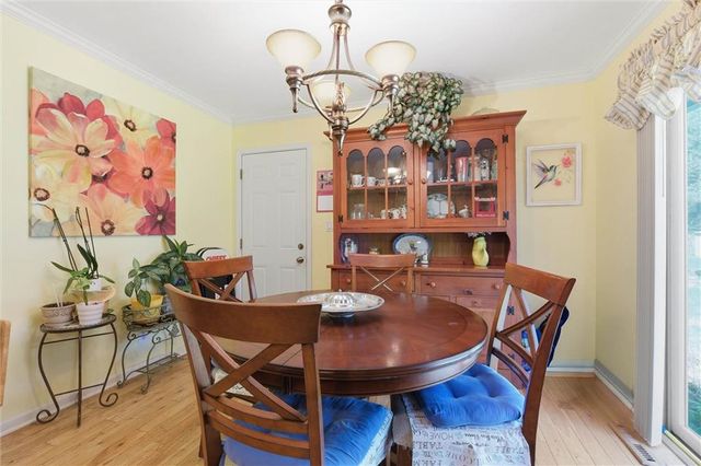 706 NE Darwin Street, Lee's Summit, MO 64063