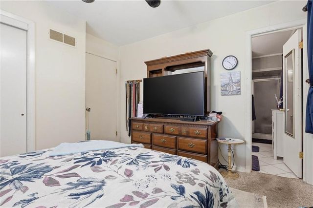706 NE Darwin Street, Lee's Summit, MO 64063
